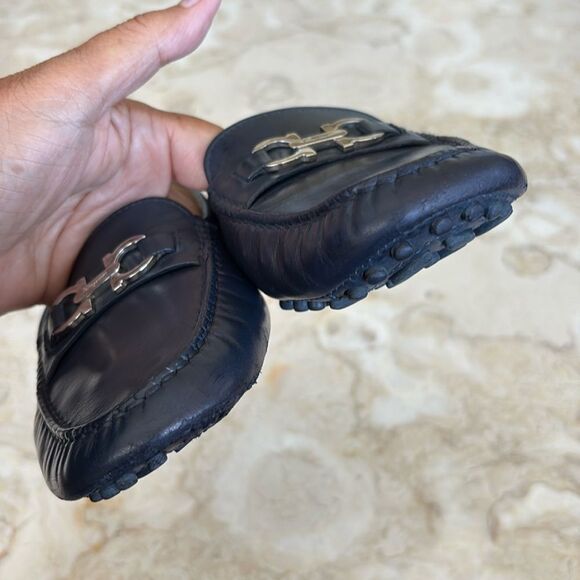 Salvatore Ferragamo Leather Driver with Gancini Ornament - Picture 15 of 16